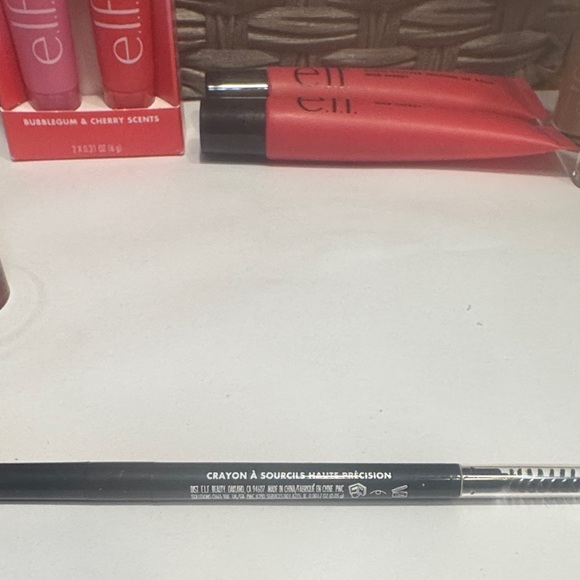 ELF and Benefit Lip Kit, concealers and mascara - Picture 7 of 14